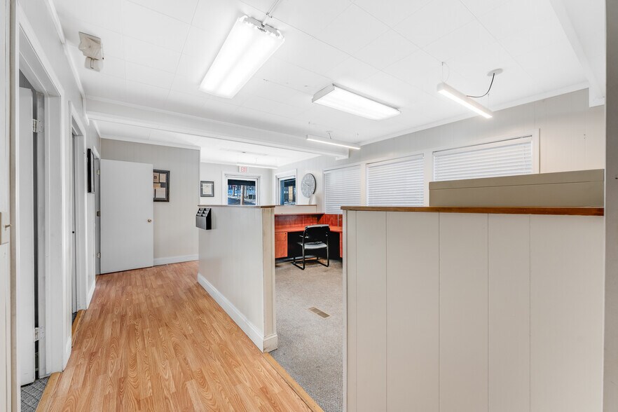 More Photos Of 1300 Virginia Ave, Fairmont Office For Lease