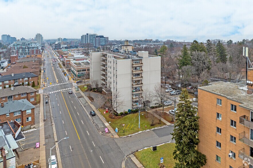 More Photos Of 345 Lakeshore Rd W, Mississauga Apartments For Lease