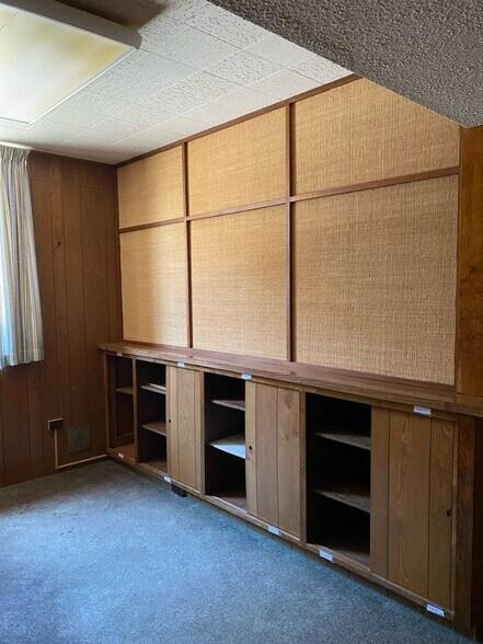 More Photos Of 1226 N Michigan Ave, Saginaw Office For Sale