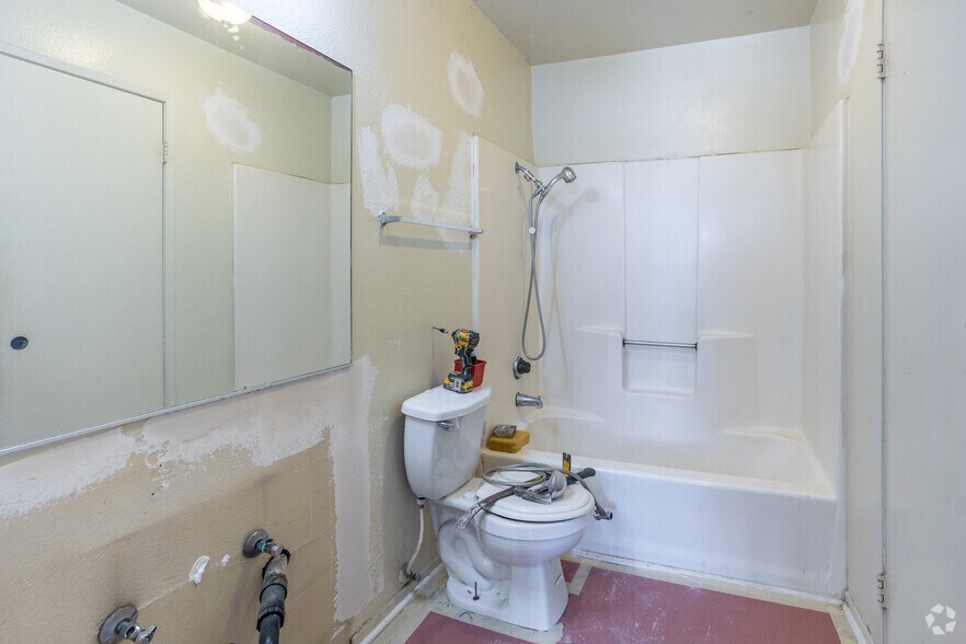 More Photos Of 7246 Petrol St, Paramount Apartments For Sale