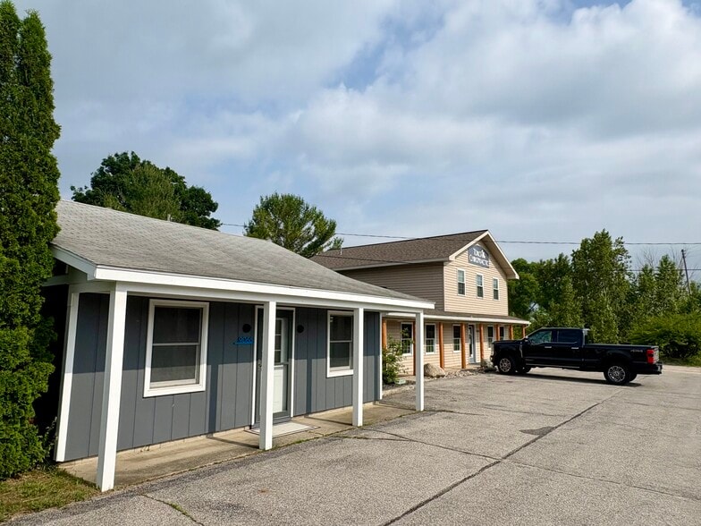 More Photos Of 9066 N Bayshore Dr, Elk Rapids Office For Lease