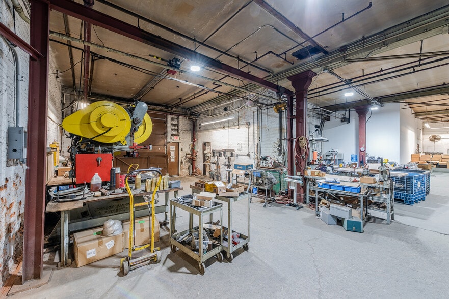 More Photos Of 3155 W 33rd St, Cleveland Warehouse For Sale