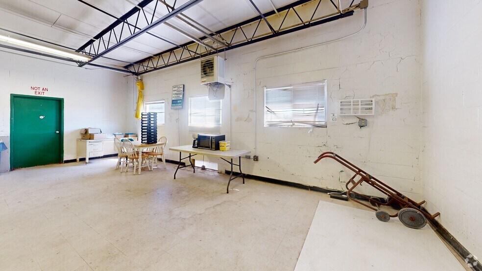 More Photos Of 502 Factory Ave, Ridgely Industrial For Sale