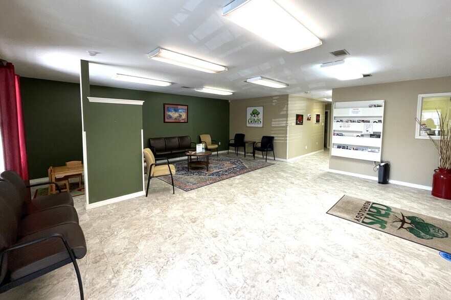 More Photos Of 220 N Phoenix Ave, Russellville Medical For Sale