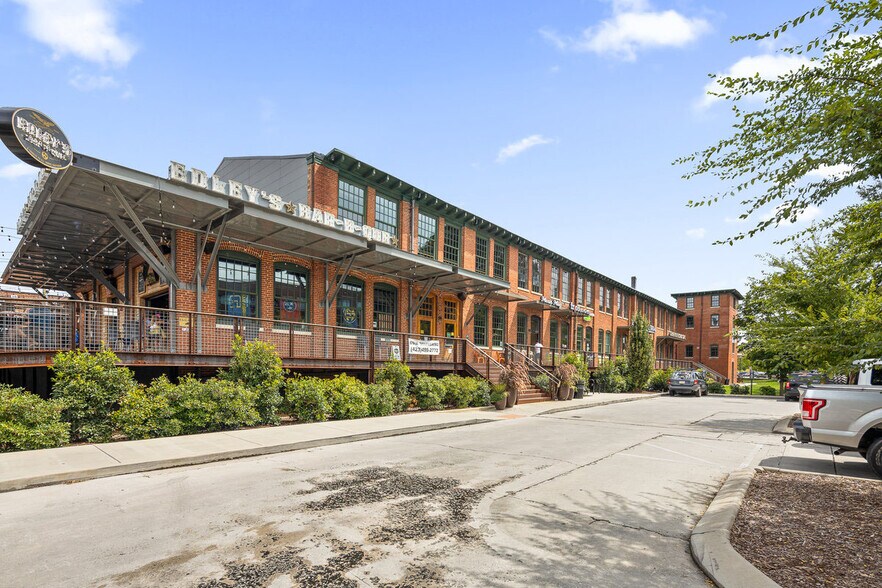 More Photos Of 205 Manufacturers Rd, Chattanooga General Retail For Lease