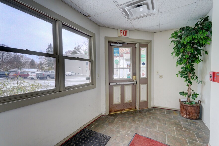 More Photos Of 2185 Monroe Ave, Rochester Restaurant For Sale