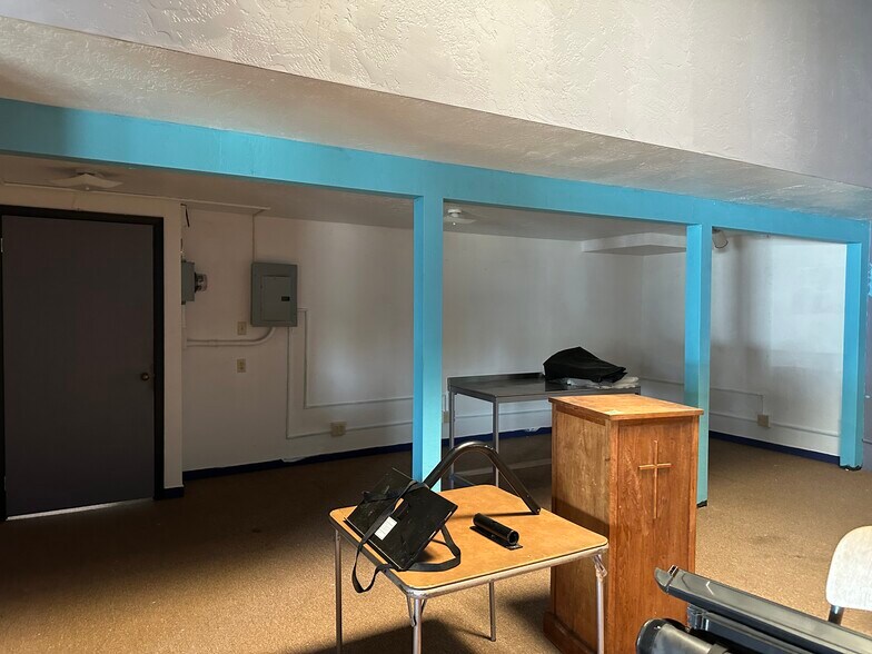 More Photos Of 722 Locust St, Garberville Storefront Retail Residential For Sale