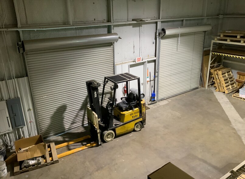 More Photos Of 995 N Interstate Highway 35 E, Waxahachie Warehouse For Lease