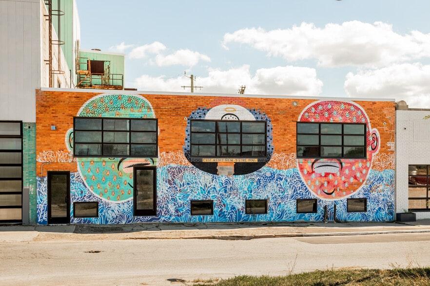 More Photos Of 2000 Division St, Detroit Warehouse For Sale