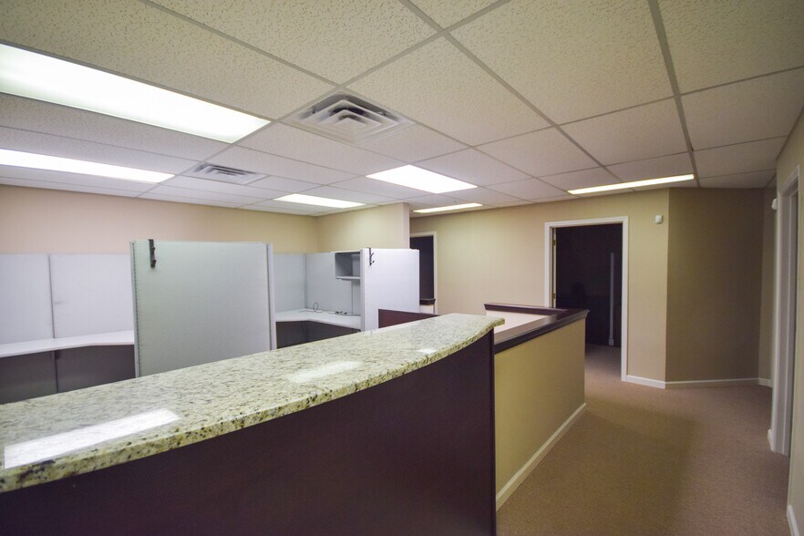 More Photos Of 137 Shadow Oaks Dr, North Little Rock Office For Sale