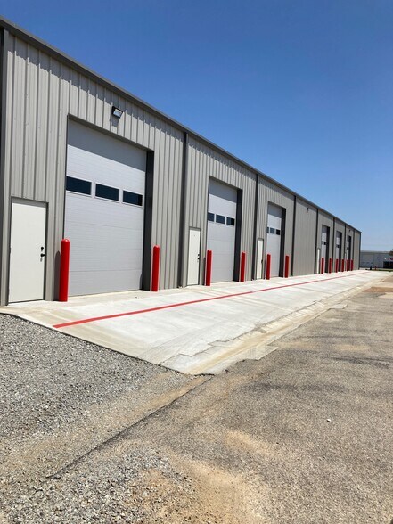 More Photos Of 3301 Malibu Dr, Jonesboro Light Distribution For Lease