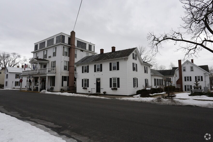 More Photos Of 213 S Holliday St, Strasburg Hotel For Sale