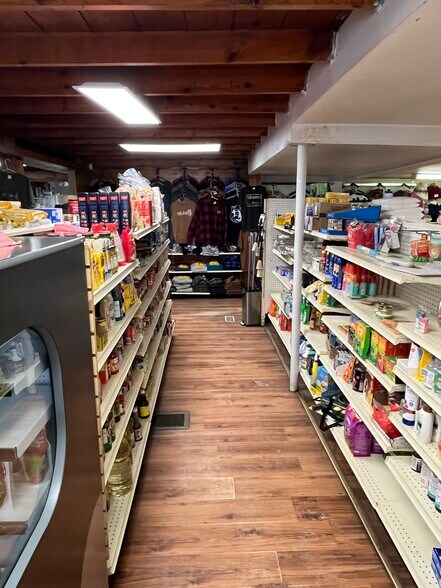 More Photos Of 2600 Otter Av, Tulameen Restaurant For Sale