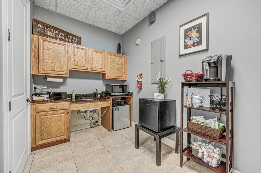 More Photos Of 7145 Turner Rd, Rockledge Office For Sale