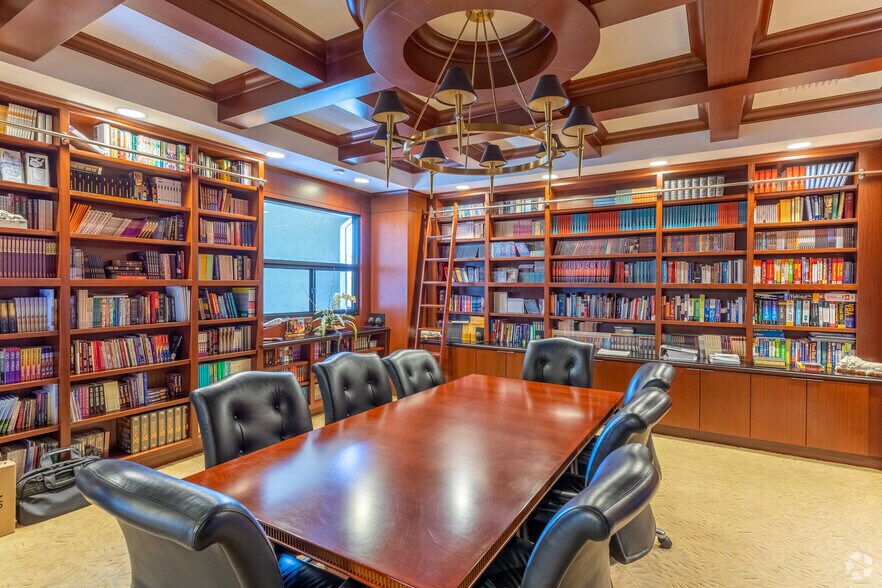 More Photos Of 5505 Cancha De Golf, Rancho Santa Fe Office For Lease