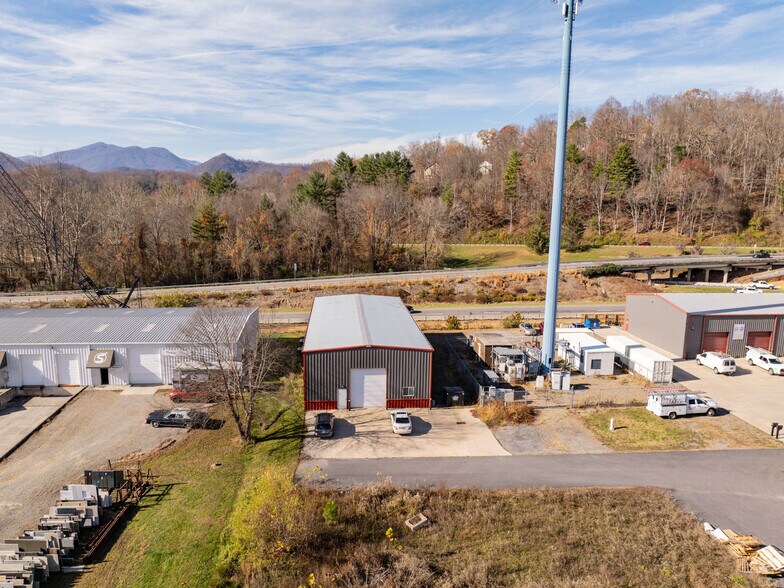 More Photos Of 80 Allegiance ln, Waynesville Warehouse For Lease