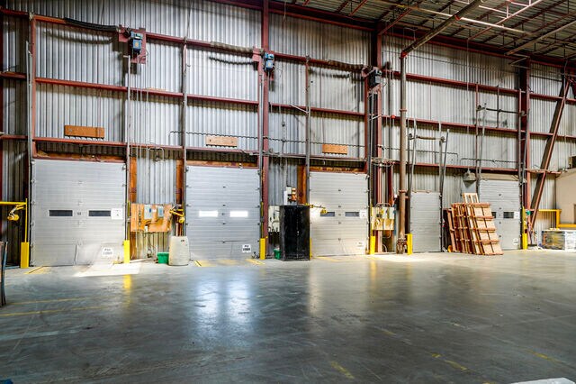 More Photos Of 1250 Rue Nobel, Boucherville Warehouse For Lease