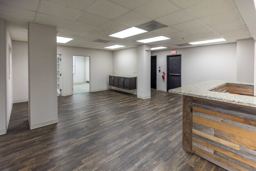 More Photos Of 118-120 W Adams St, Jacksonville Loft Creative Space For Lease