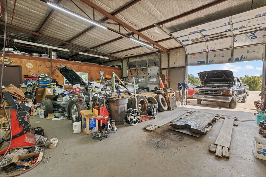 More Photos Of 2410 FM 731, Burleson Showroom For Sale