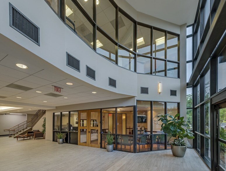 More Photos Of 8850 Six Pines Dr, The Woodlands Medical For Lease