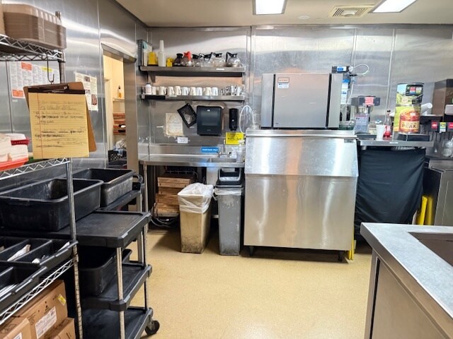 More Photos Of 1964 W Foothill Blvd, Upland Restaurant For Lease