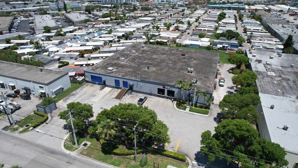 More Photos Of 8007-8115 NW 74th Ave, Miami Warehouse For Lease
