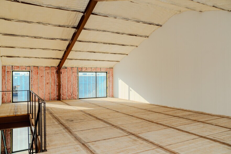 More Photos Of 4750 Iberia Ave, Dallas Office Residential For Sale