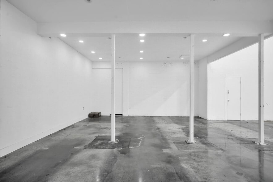 More Photos Of 7311 NW 12th St, Doral Light Distribution For Sale