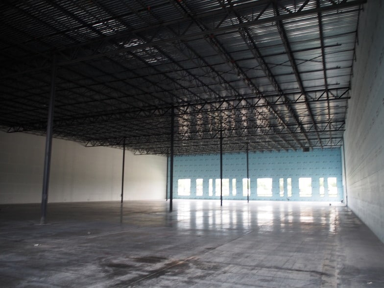 More Photos Of 4000 E Plano Pky, Plano Distribution For Lease