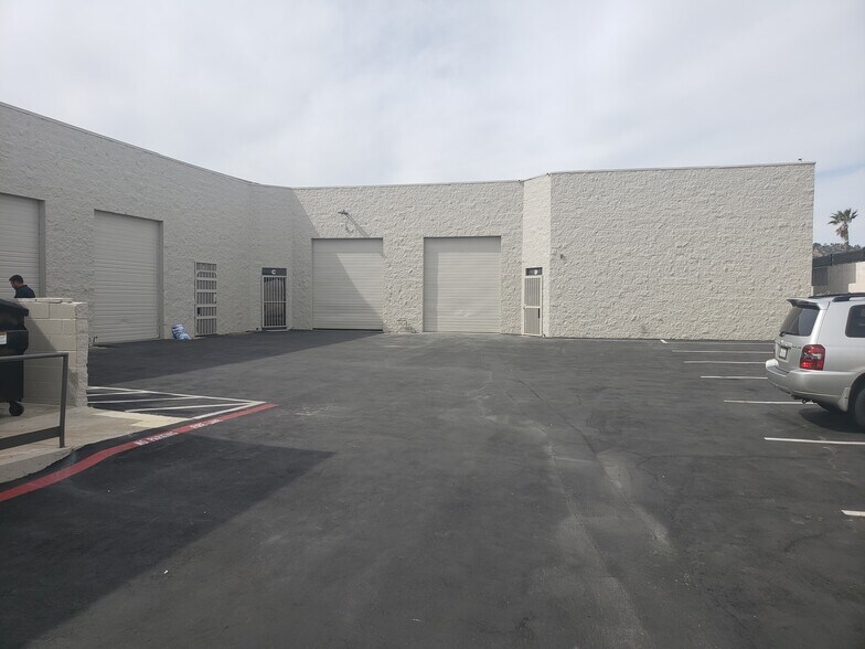 More Photos Of 10115 Canoga Ave, Chatsworth Warehouse For Lease