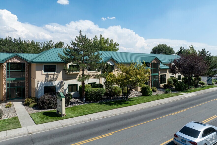 More Photos Of 755 N Roop St, Carson City Medical For Lease