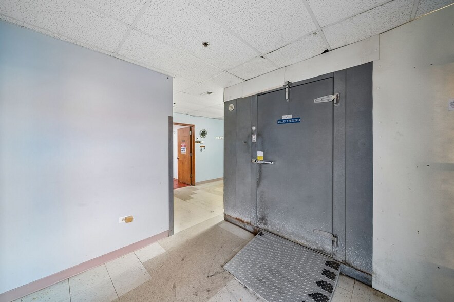 More Photos Of 30W270 Butterfield Rd, Warrenville Light Distribution For Sale