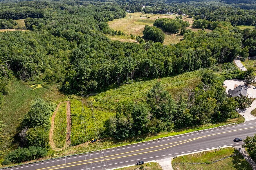 More Photos Of 405 Portland Ave, Rollinsford Bank For Lease