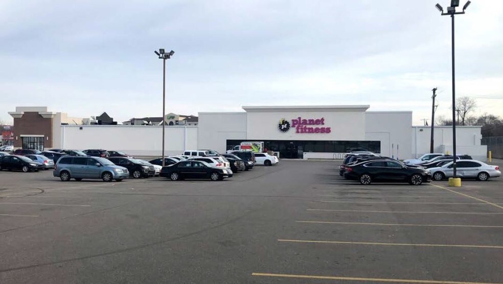 More Photos Of 24399-24411 Michigan Ave, Dearborn Freestanding For Lease