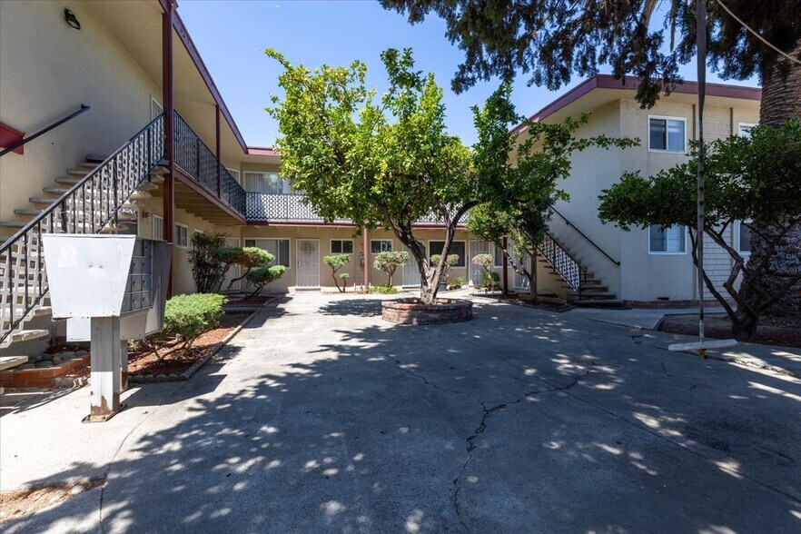 Primary Photo Of 2041 Beatrice Ct, San Jose Apartments For Sale