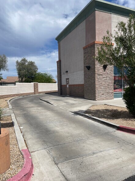 More Photos Of 15409 W Greenway Rd, Surprise Storefront For Lease