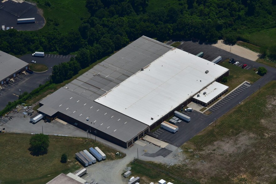 2601 Greengate Dr, Greensboro, NC 27406 Industrial For Lease