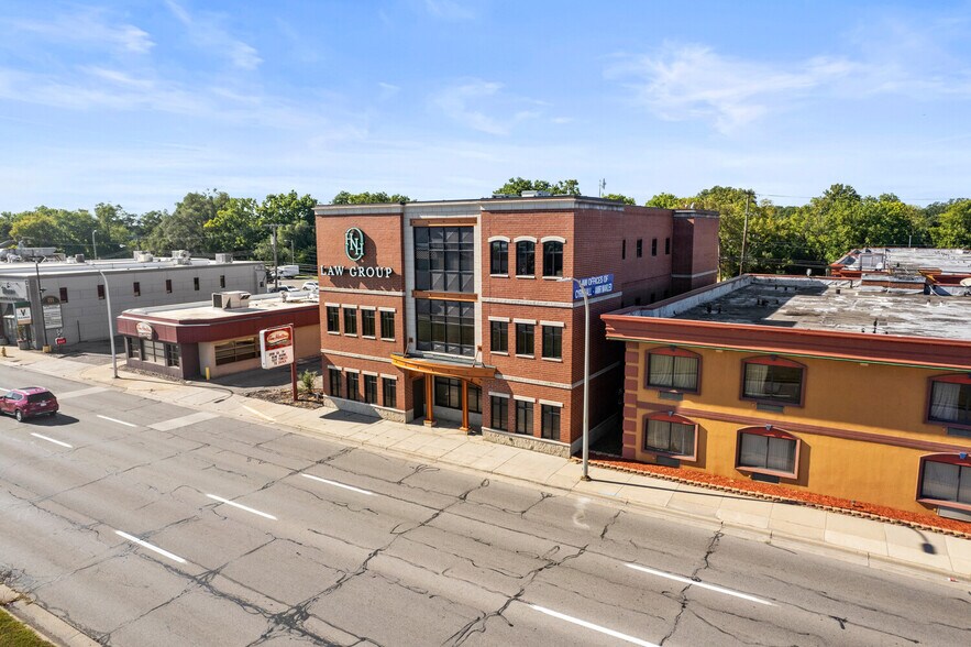 More Photos Of 23756 Michigan Ave, Dearborn Office For Lease