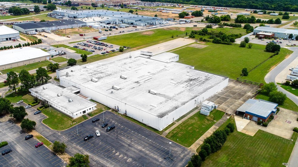 Primary Photo Of 2740 Gunter Park Dr W, Montgomery Manufacturing For Lease