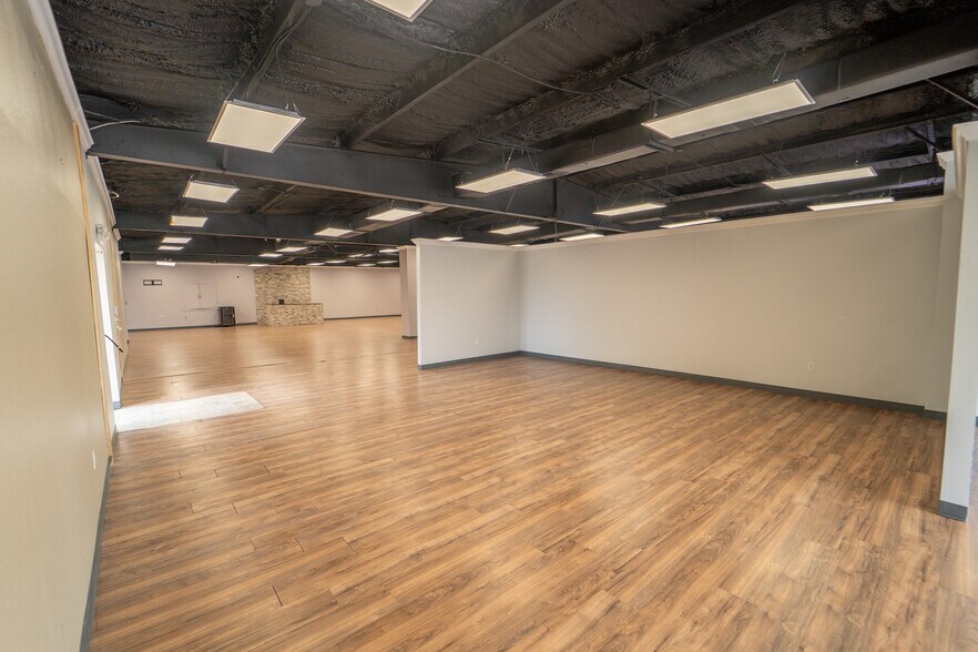 More Photos Of 6602 N Navarro St, Victoria General Retail For Sale