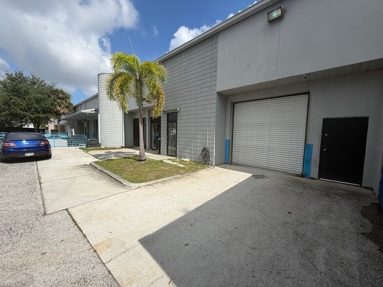 More Photos Of 12105 N 28th St, Saint Petersburg Warehouse For Lease