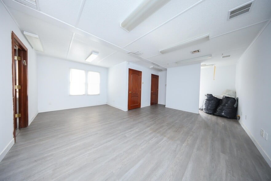 More Photos Of 343 Sand Ln, Staten Island Daycare Center For Sale