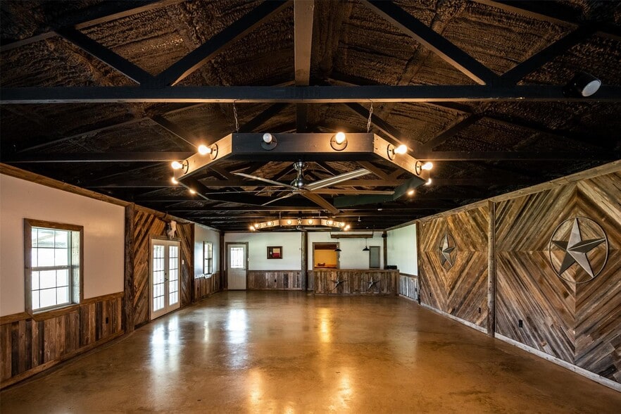 More Photos Of 3921 S Highway 287, Waxahachie Restaurant For Sale