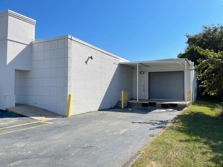 More Photos Of 3318 Mercer University Dr, Macon-Bibb Freestanding For Lease