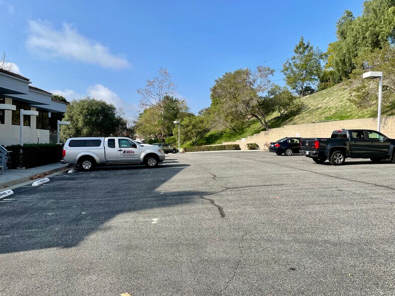 More Photos Of 430 Silver Spur Rd, Rancho Palos Verdes Medical For Lease