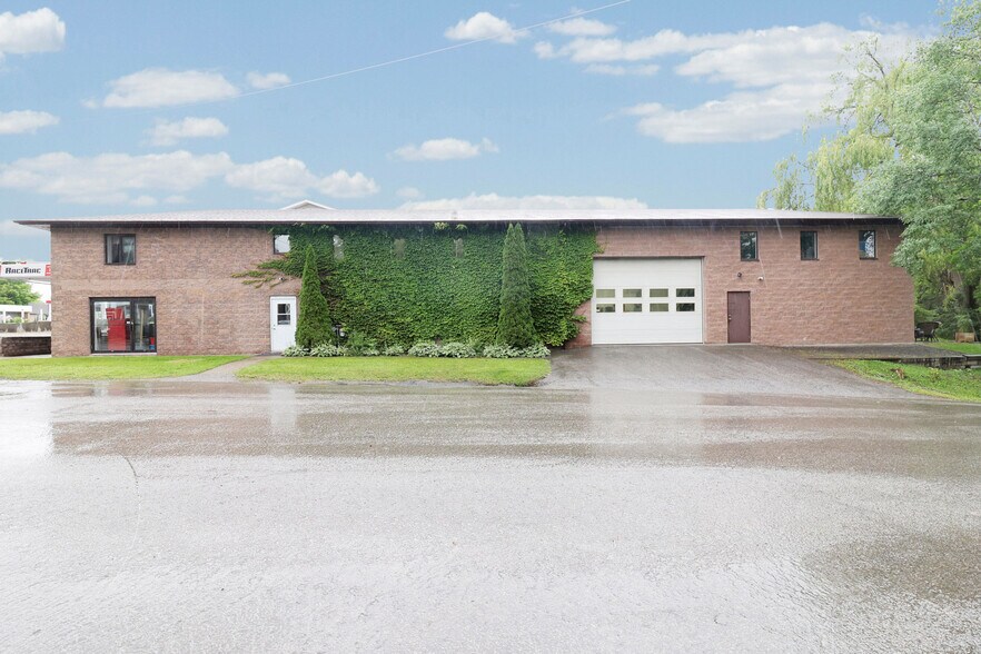 More Photos Of 192 Main St N, Uxbridge Flex For Sale