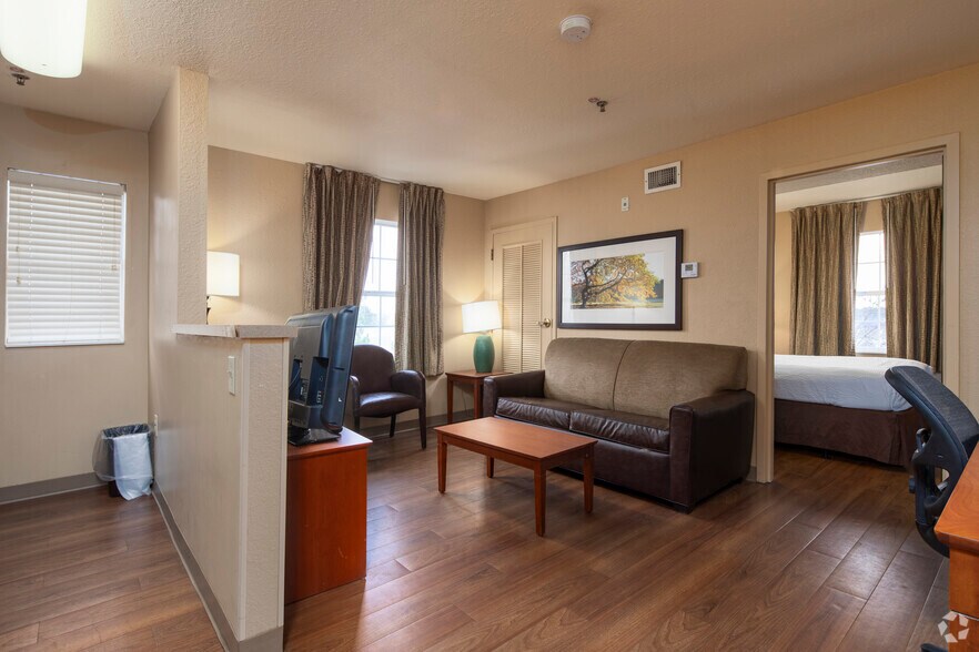 More Photos Of 572 E Beasley Rd, Jackson Hotel For Sale