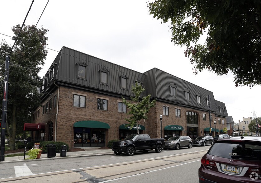 More Photos Of 300 W State St, Media Office For Lease