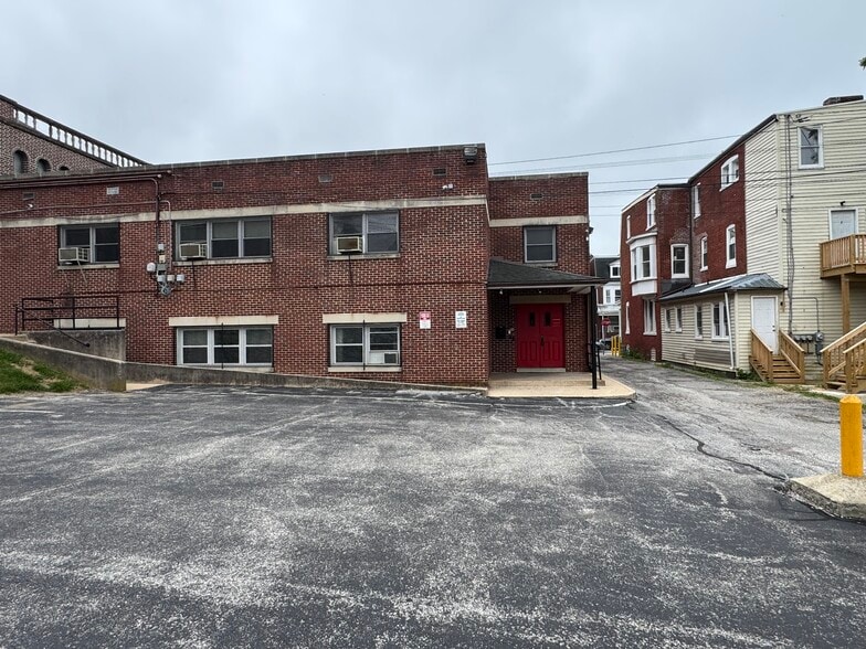 More Photos Of 100 Lafayette St, York Specialty For Sale