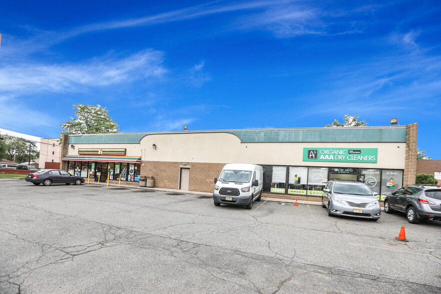More Photos Of 281 State St, Hackensack Convenience Store For Lease
